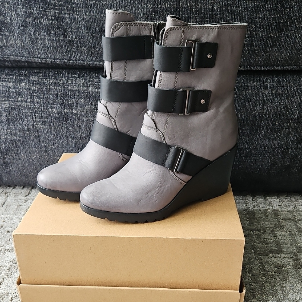 Sorel Charcoal and Ebony Heeled Boots